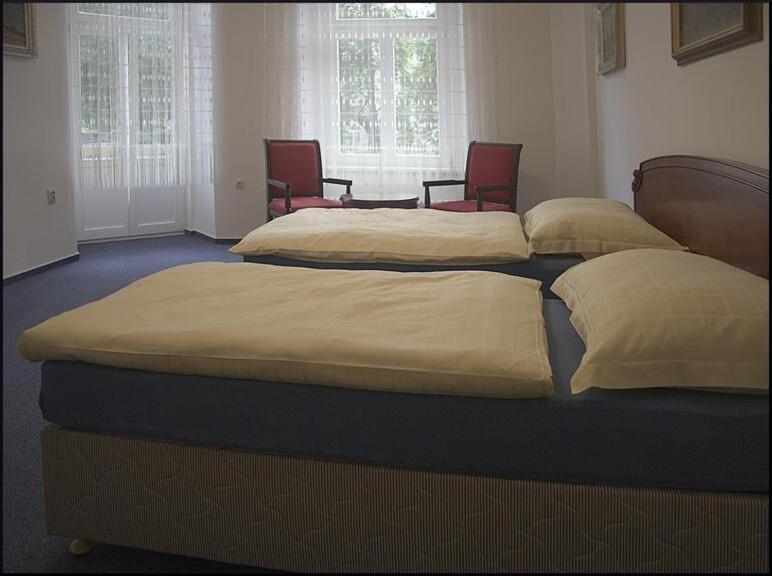 Family-Friendly Drevokocur Apartment In Ml Center Mariánské Lázně Exteriör bild
